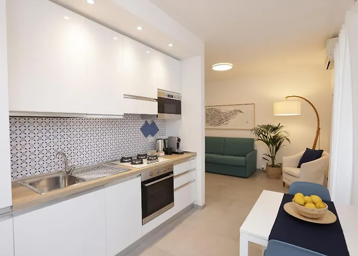 Adamaina - Sea View Apartment With Private Garage