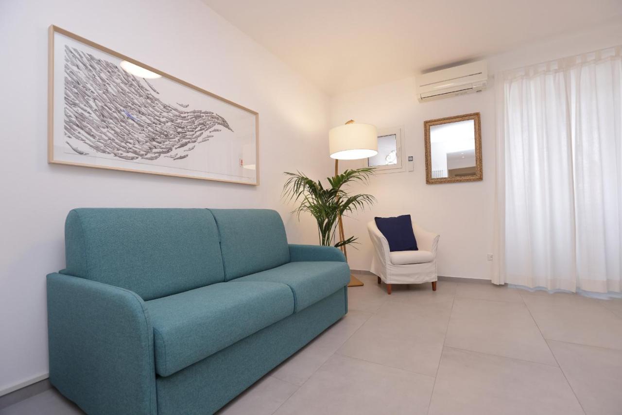 Adamaina - Sea View With Private Garage Apartment