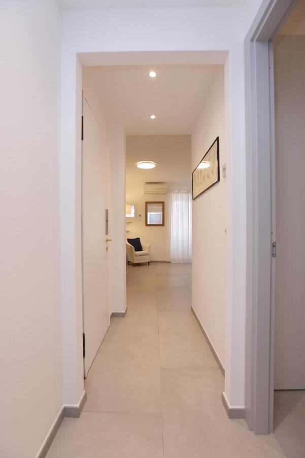 Adamaina - Sea View With Private Garage Apartment *